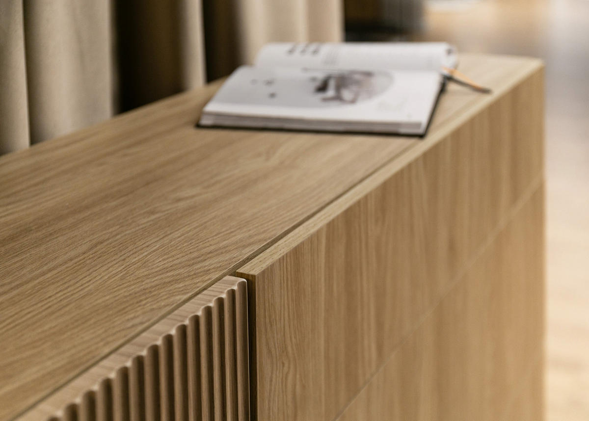 KOMODA Nolie dekor duba s 3 zásuvkami 140 cm - farba duba, drevo/kompozitné drevo (140/90.6/38cm) - Selsey