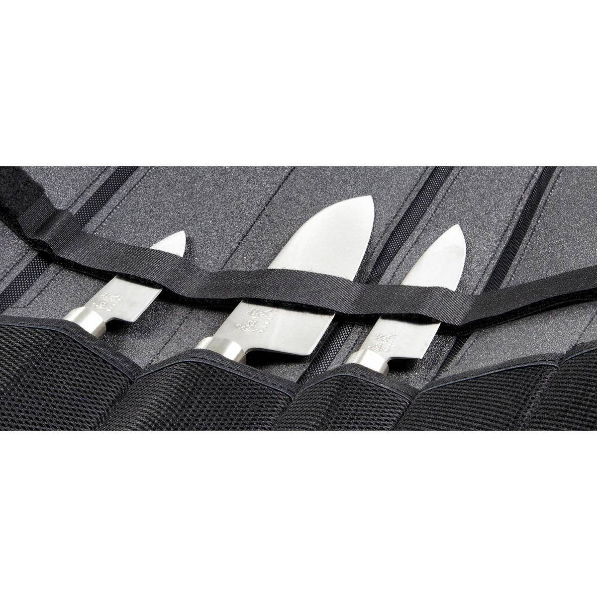 MESSERTASCHE Wasabi Black mit 5 Messer - Silberfarben, Metall - Kai Messer