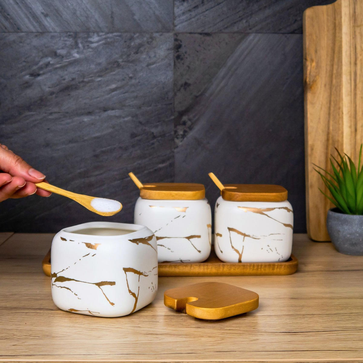 ZUCKERDOSE Vorratsdose mit Deckel Löffel Holztablett (3er-Set) - Weiß, Keramik (8.5/11.5cm) - Intirilife