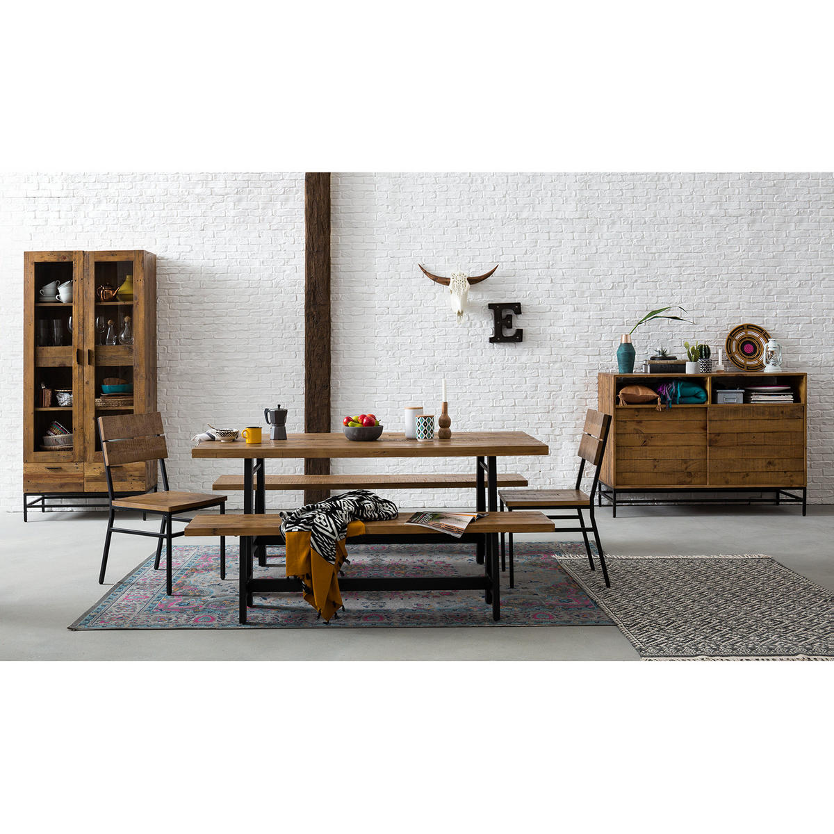 VITRINENSCHRANK - Pinie massiv / Metall - Schwarz/Pinienfarben, Holz (90/200/45cm) - home24