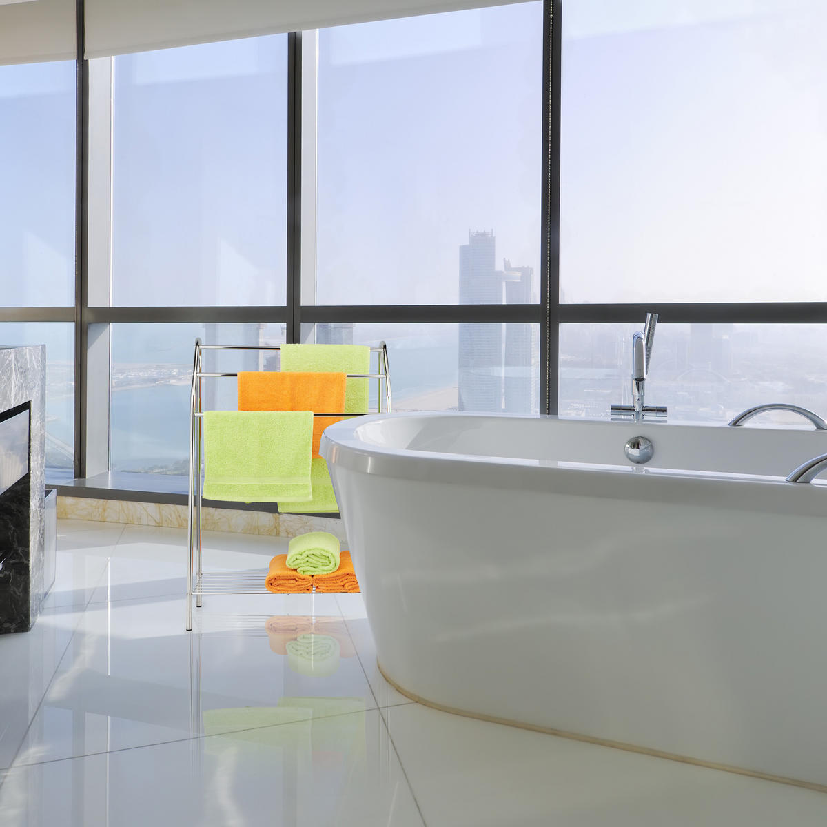 HANDTUCHSTÄNDER - Silberfarben, Kunststoff/Metall (57.5/83.5/25.5cm) - Relaxdays