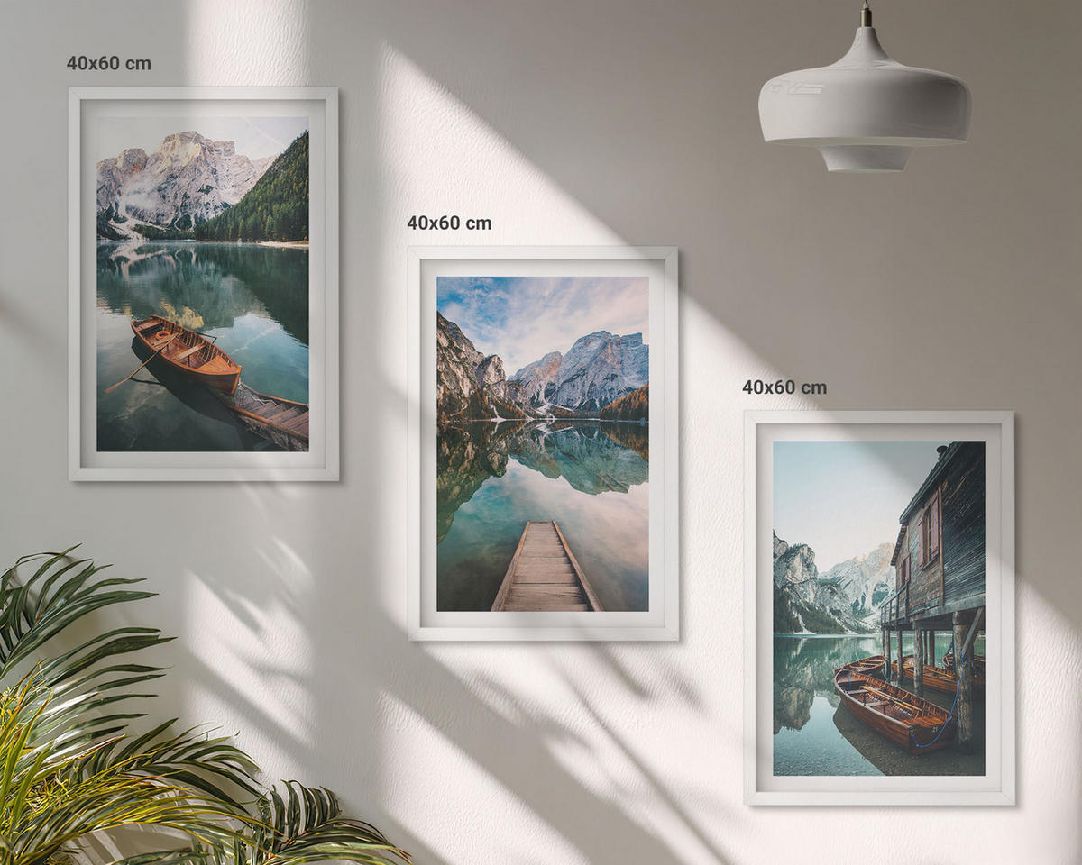 BILDER SET 3er Set - 40x60 cm Weißer Rahmen - See, Berge, Boote, Ferienhaus - Weiß, Kunststoff (40/60cm) - TULUP