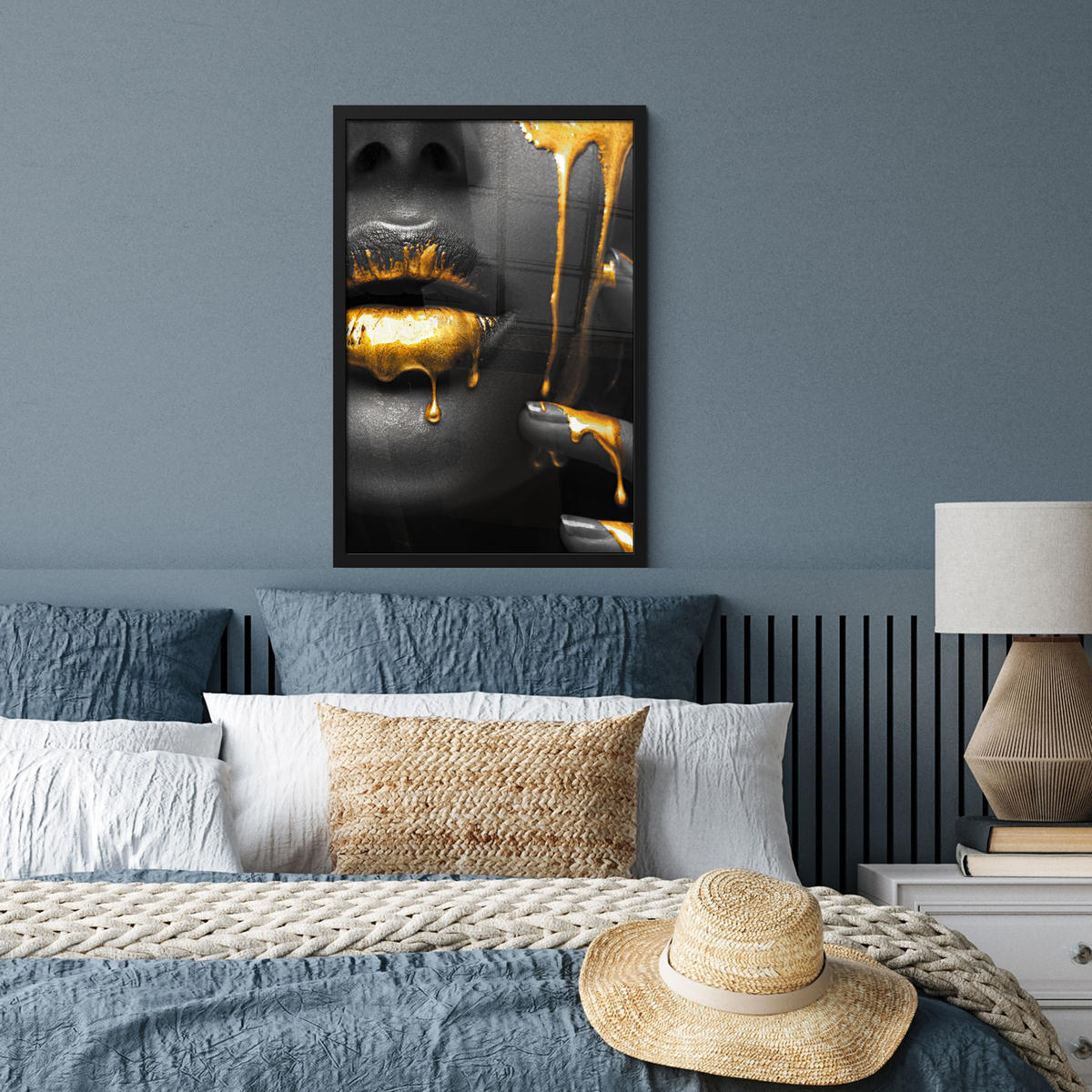 GERAHMTES BILD Frau - Schwarz - Gold - Gesicht - Lippen 40x60 cm - Goldfarben, Papier (40/60cm) - MuchoWow