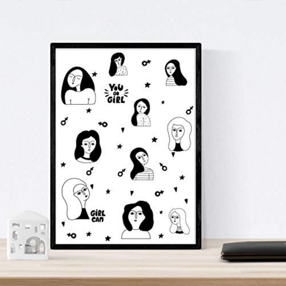 POSTER Set mit 4 Frauen, MädchenPower Zeichnungen von Frauen A3 Rahmenlos - Klar, Papier (29.7/3cm) - Nacnic