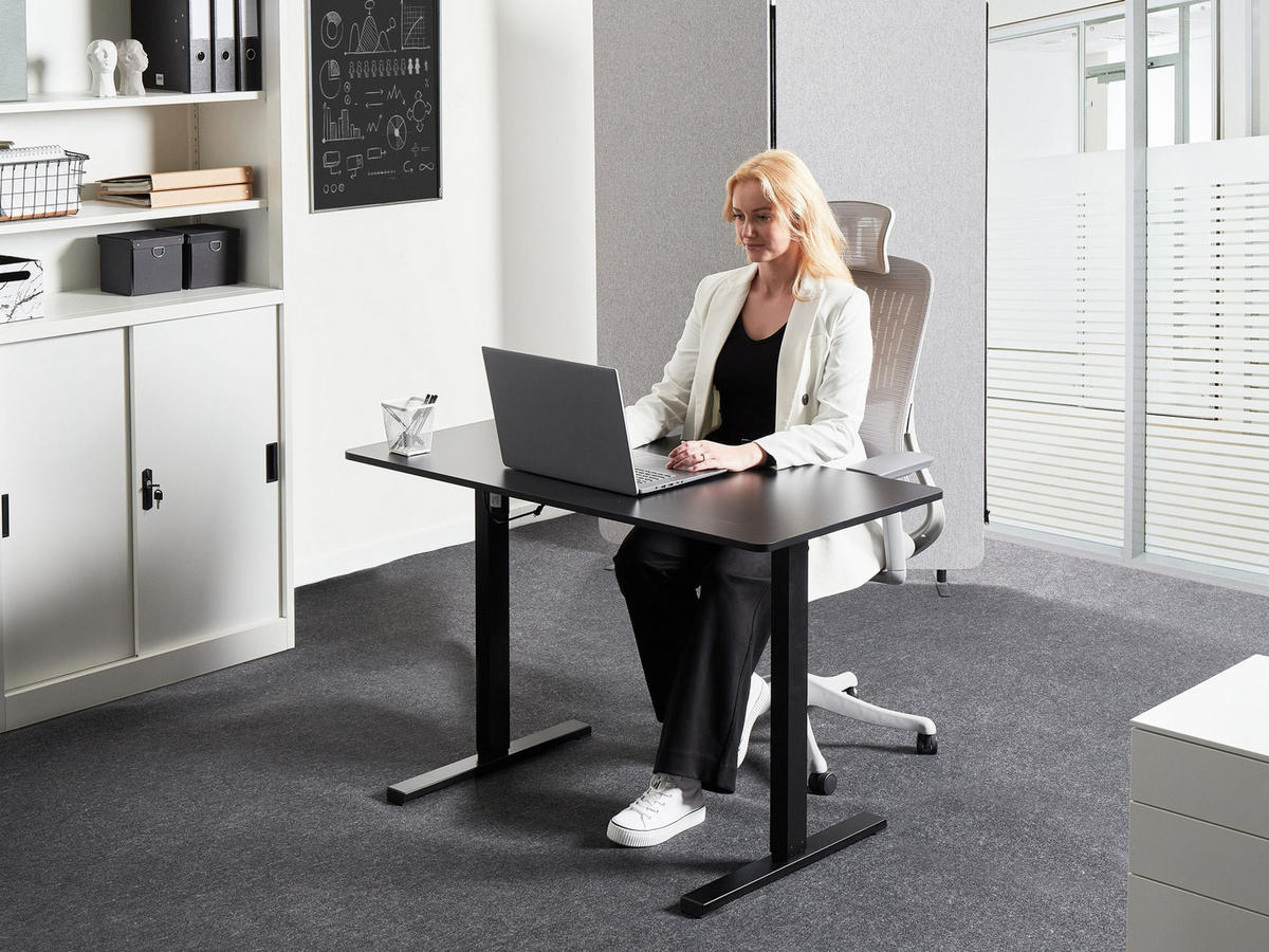 SCHREIBTISCH elektrisch höhenverstellbar 120/60 cm Schwarz Tavares - Schwarz, Holzwerkstoff/Metall (60/120/75cm) - Beliani