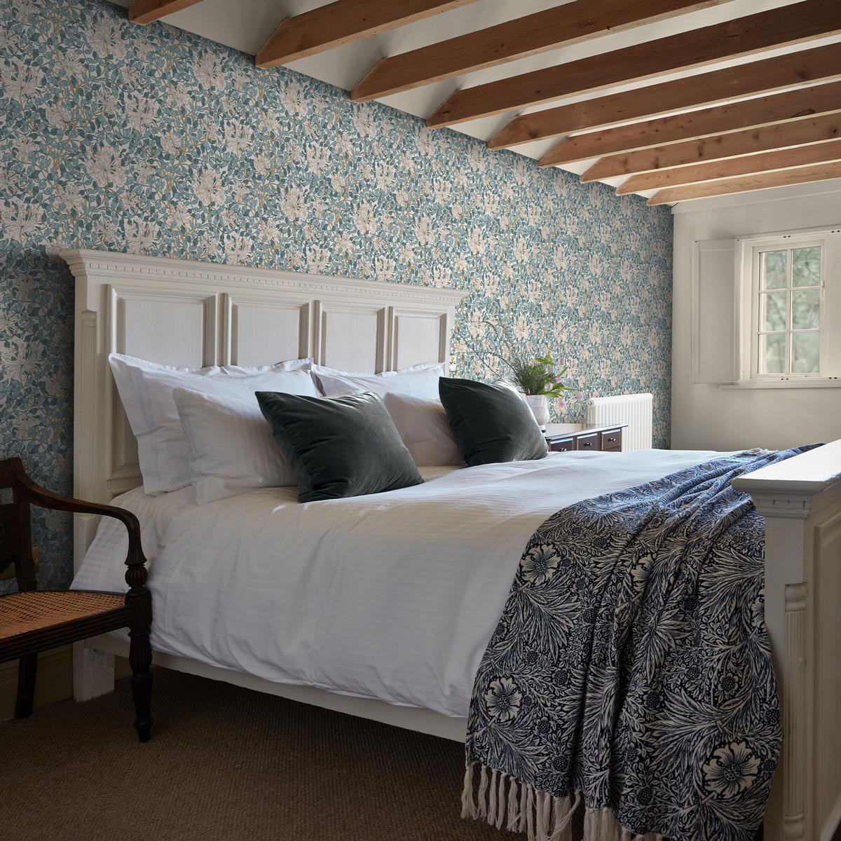 TAPETE Honeysuckle - Blau, Papier/Kunststoff (52/1000cm) - Graham & Brown