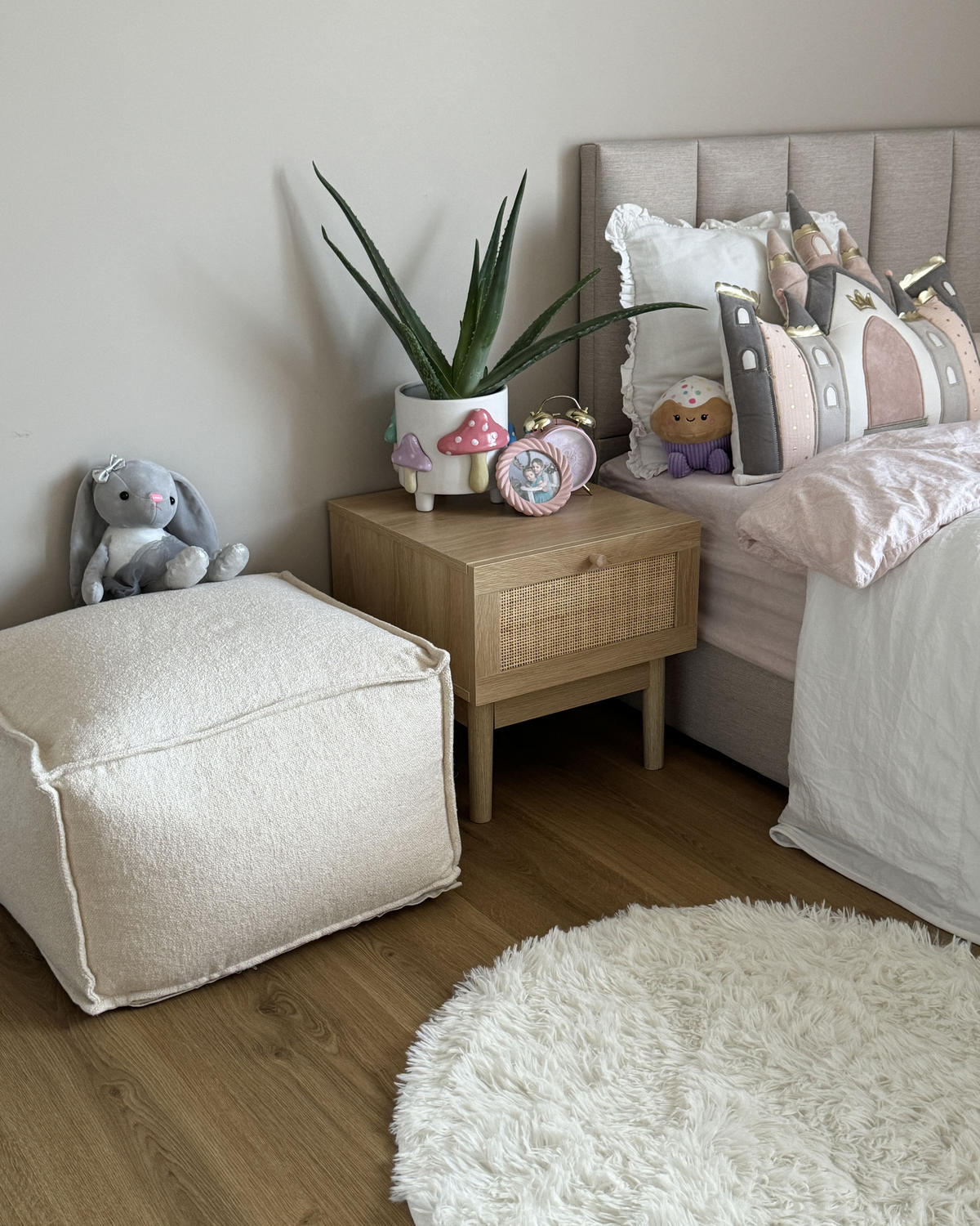 NOČNÍ STOLEK s 1 Zásuvka Světle hnědý Nivo - hnědá, kompozitní dřevo (42/40/40cm) - Beliani