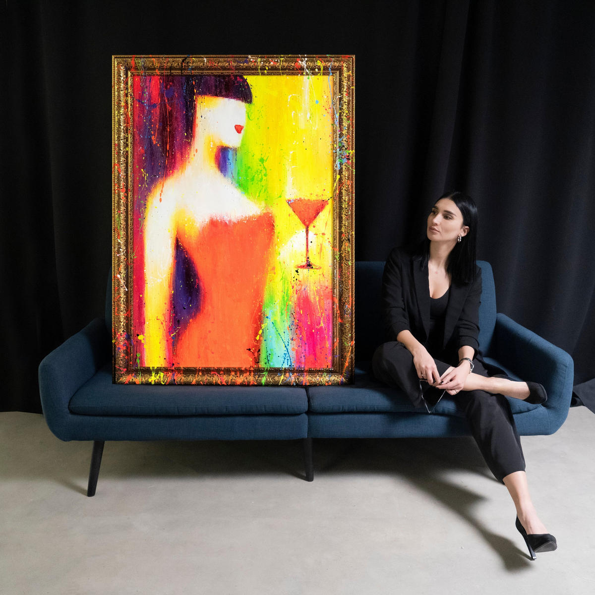 GEMÄLDE Dame mit einem Glas Schattenfugenrahmen Gold 120x80 cm - Goldfarben, Holz (120/80cm) - YS-art gallery