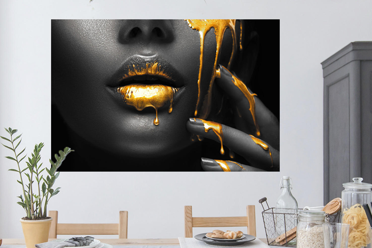 WANDTATTOO Frau - Schwarz - Gold - Gesicht - Lippen 120x80 cm - Goldfarben, Kunststoff (120/80/0.1cm) - MuchoWow