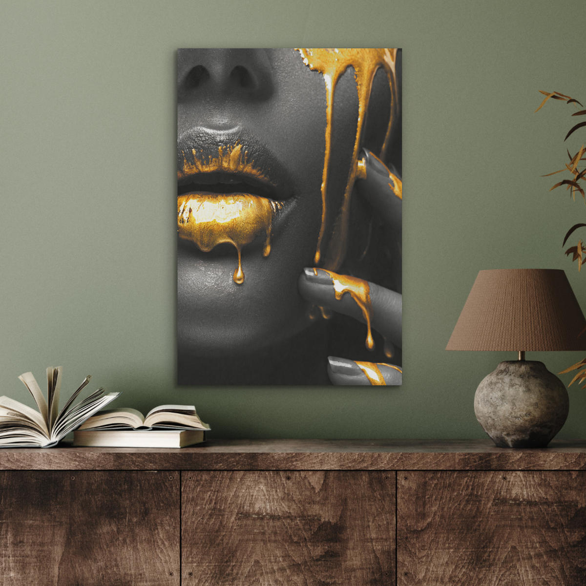 AKUSTICKÝ OBRAZ Žena - čierna - zlatá - tvár - pery 50x70 cm - zlatá, plast (50/70/0.9cm) - MuchoWow