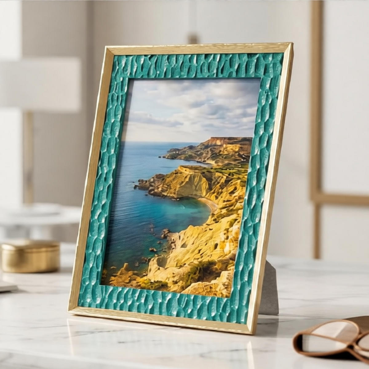 BILDERRAHMEN Grent, Fotoformat 15 x 20 cm, grün und goldfarben, Polyresin und Glas, Rahmen 20,3 x 2 x 25,3 cm - Goldfarben/Grün, Glas/Kunststoff (20.3/25.3/2cm) - Mauro Ferretti