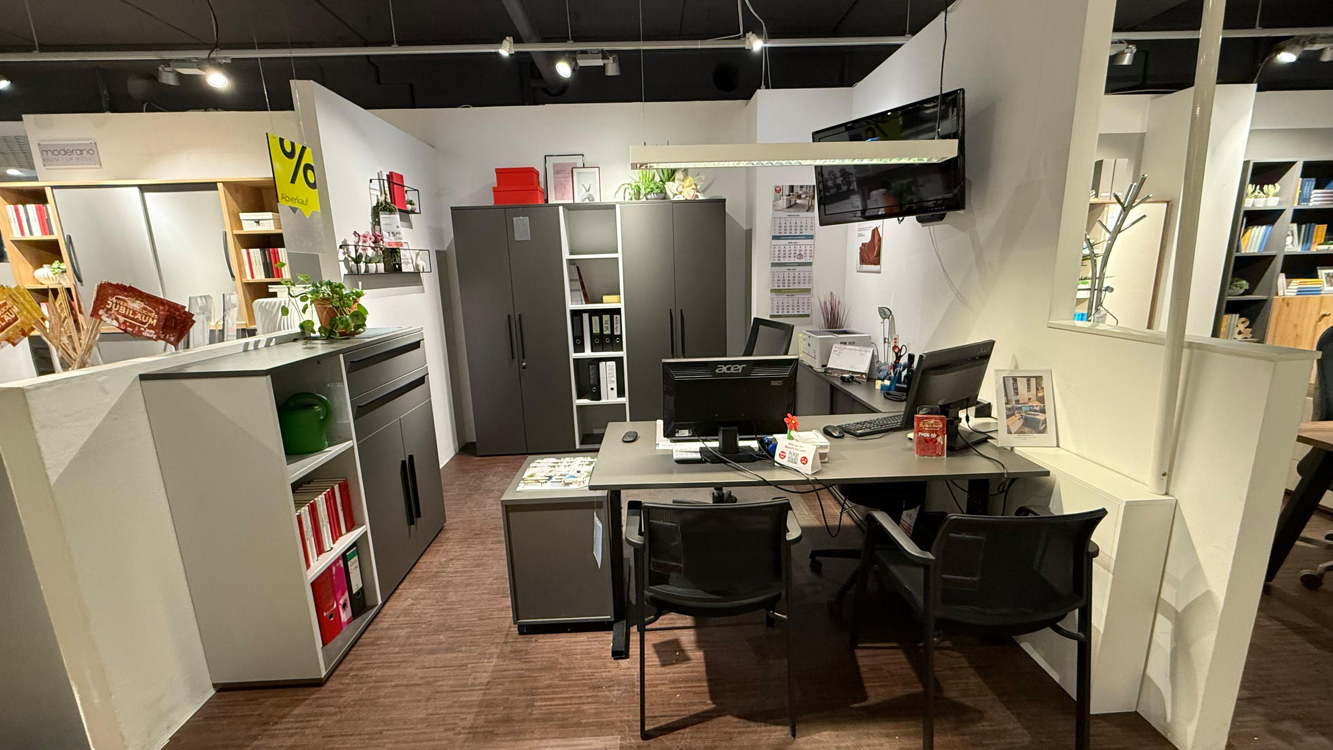 Büro Renton - Novel