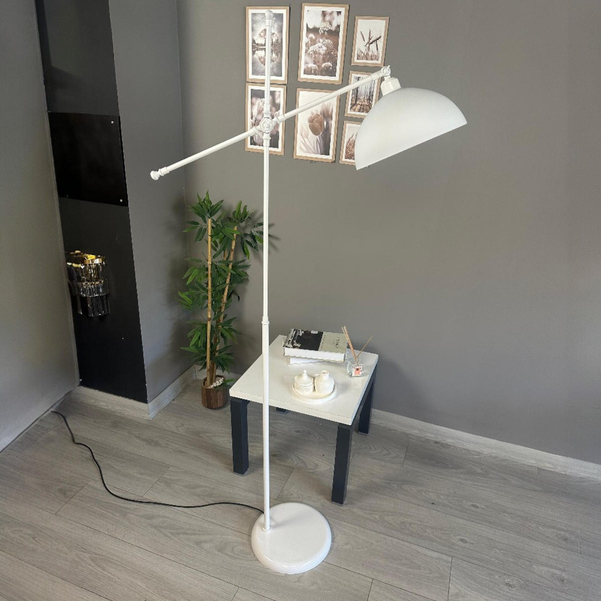STEHLAMPE Stelan aus Metall mit E27, verstellbarer Lampenschirm - Weiß, Metall (37/37/171cm) - Bamyum