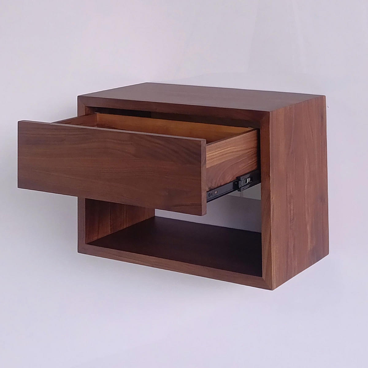 NACHTTISCH Hugo 55 aus Walnussholz - Braun, Holz (55/39/30cm) - WOODEK