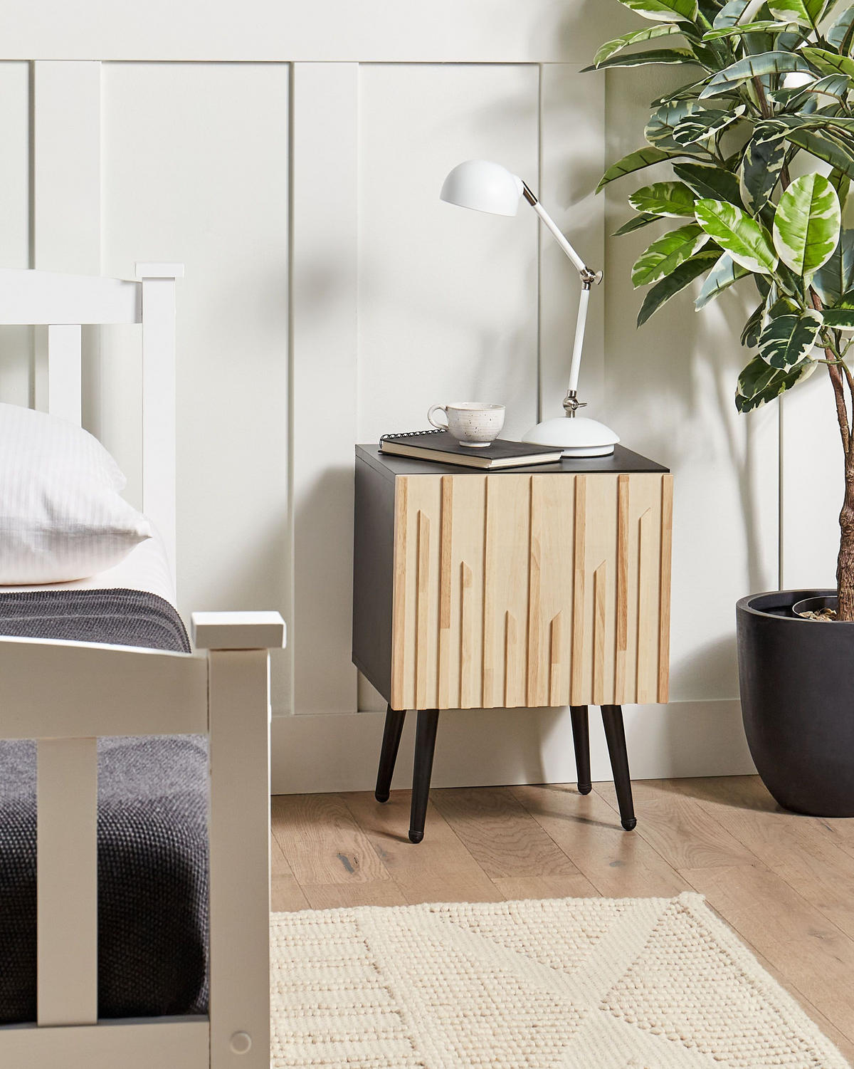 NACHTTISCH Heller Holzfarbton/Schwarz Dalcross - Hellbraun/Schwarz, Holzwerkstoff (40/50/35cm) - Beliani