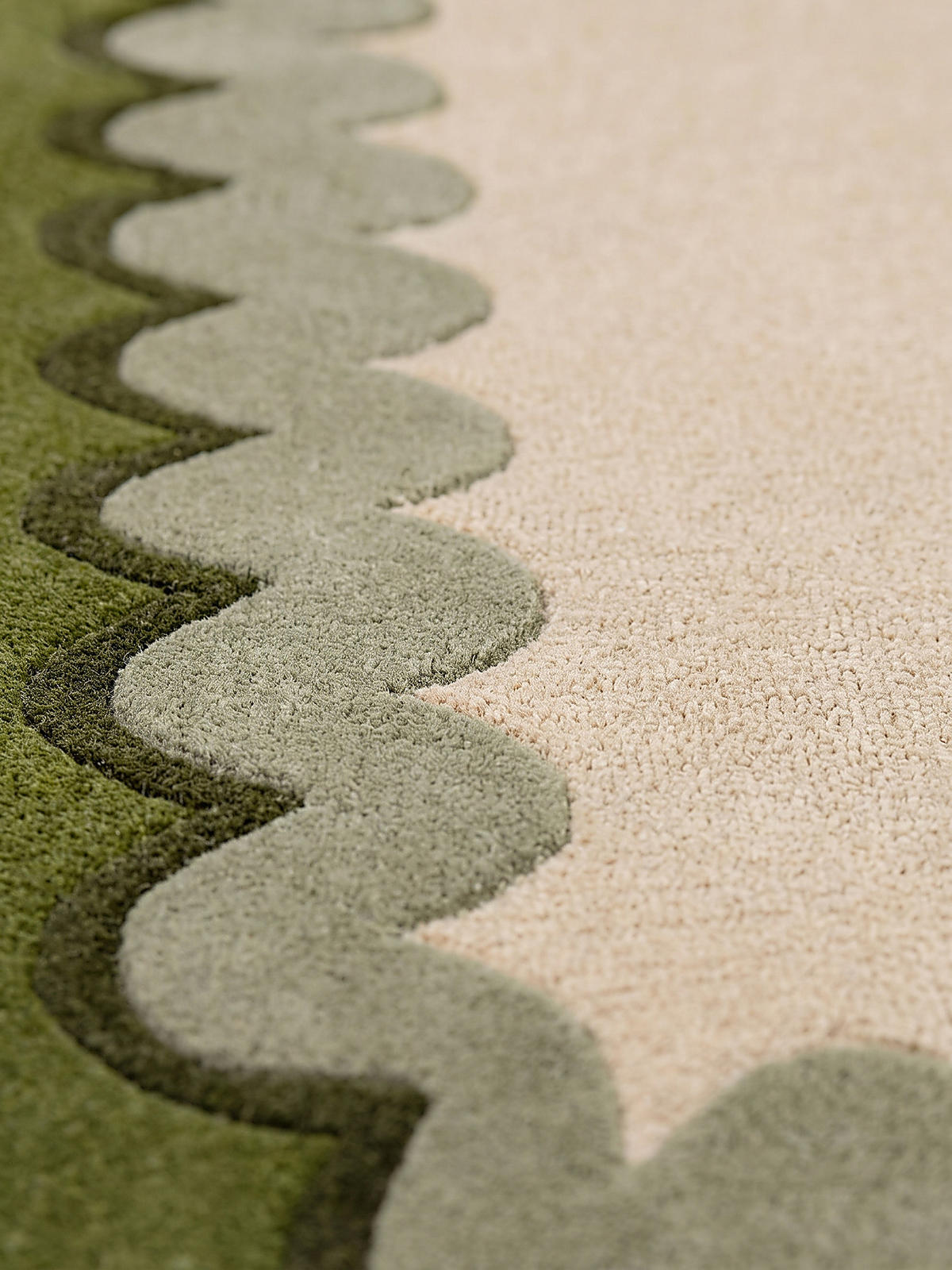 LÄUFER handgetuftet WAVENEY, in Olivgrün, Zickzack-Wellenbordüre, 80 x 230 cm - Grün, Textil (80/230cm) - KADIMA DESIGN
