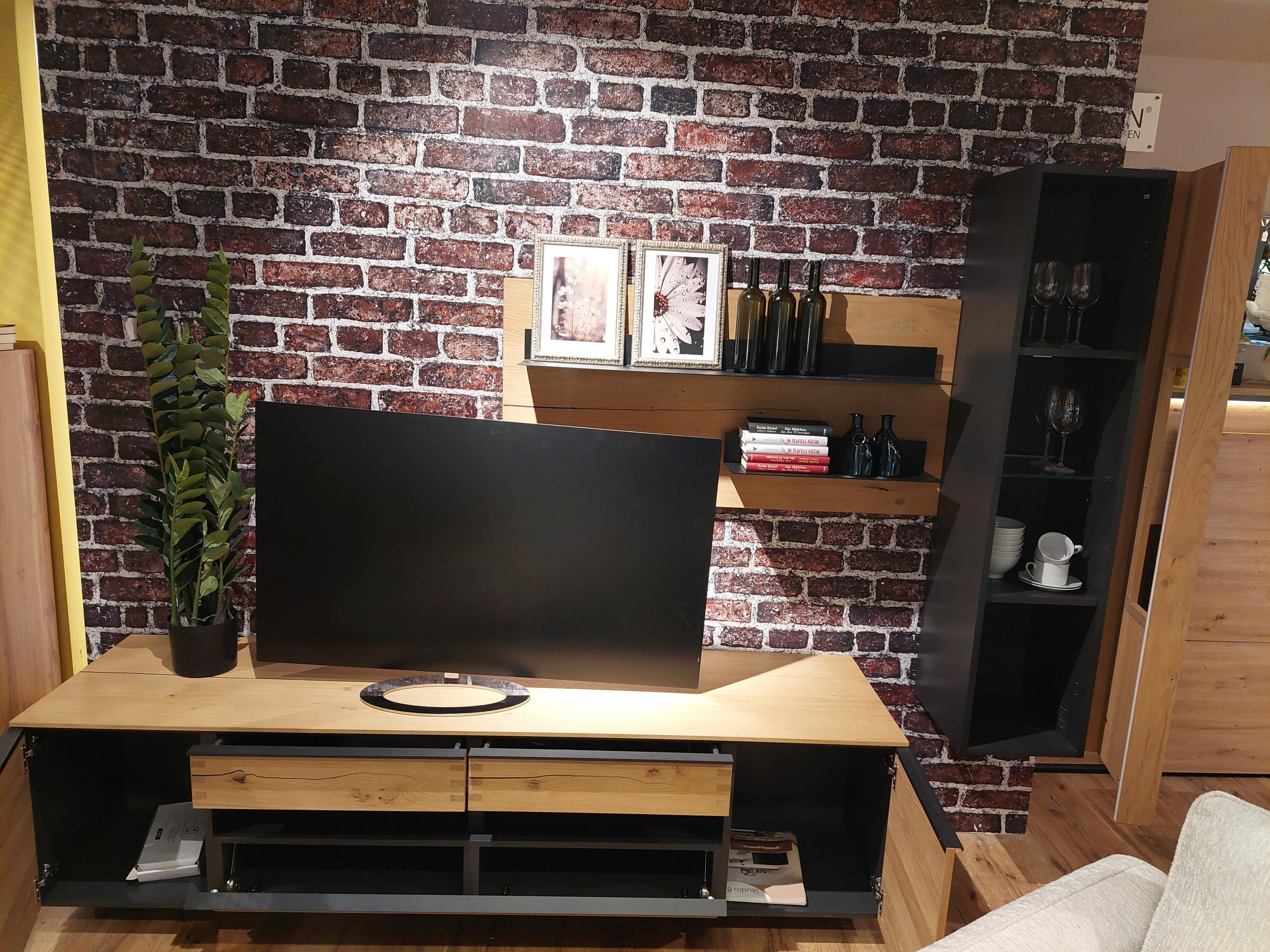 Wohnwand Studio 8 - Hom`in
