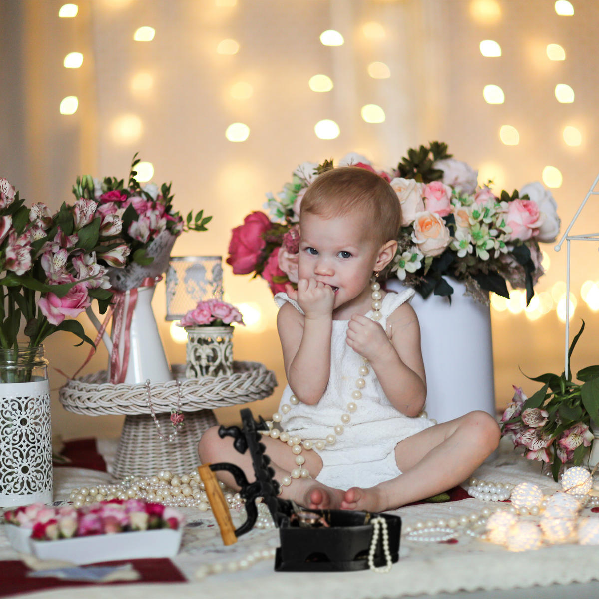 DEKORAČNÉ žehlička - čierna, kov/drevo (18cm) - Relaxdays