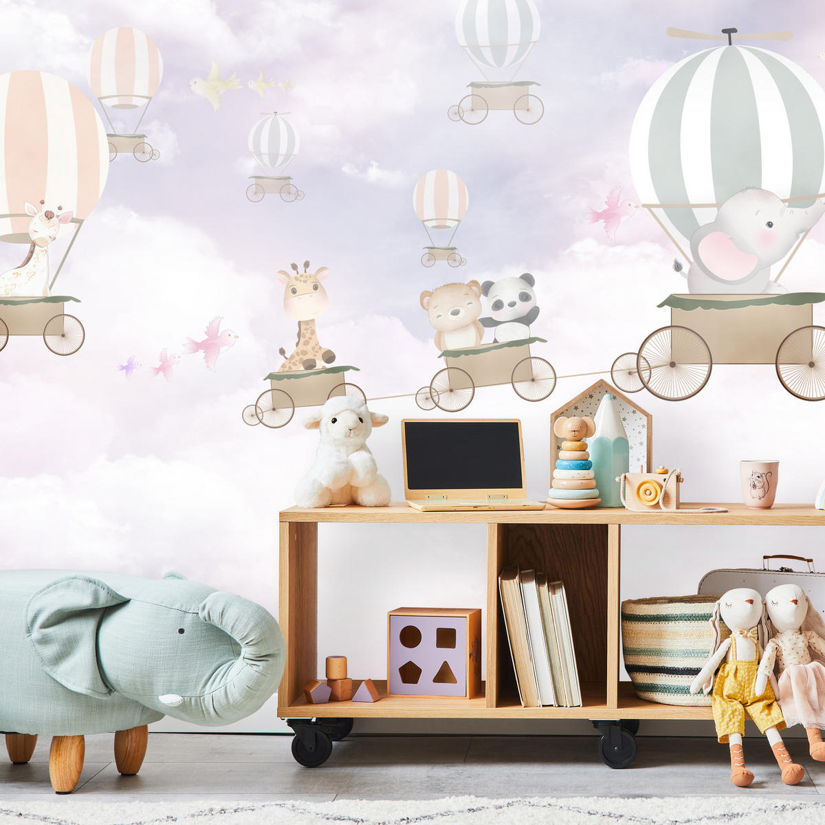 FOTOTAPETE für Kinderzimmer Tiere Wolken Luftballons 450x315 - Beige/Violett, Papier (450/315cm) - Muralo