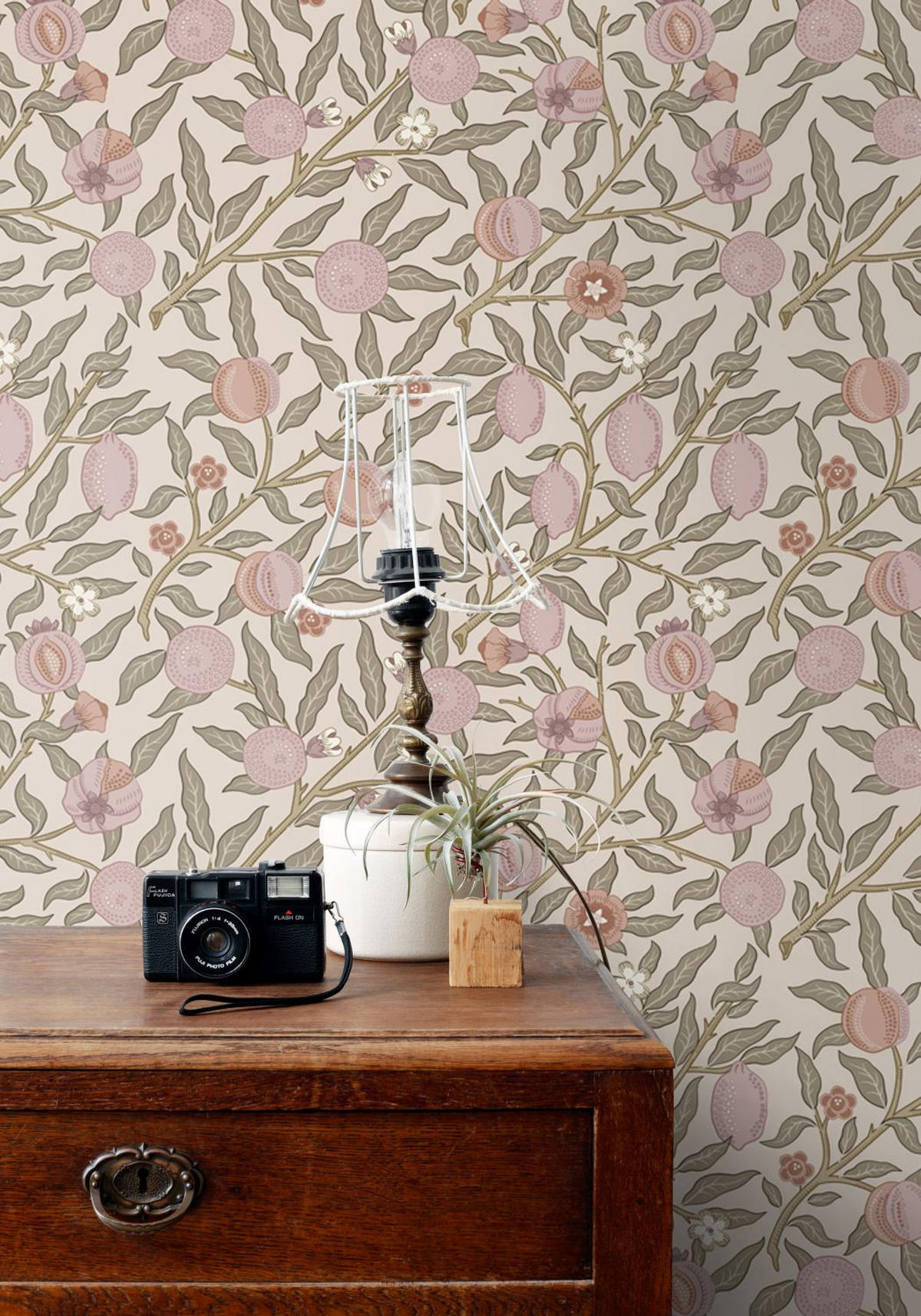 TAPETE exotischen Früchten und Blättern 50 x 900 cm - Lila, Papier (50/900cm) - ESTAhome