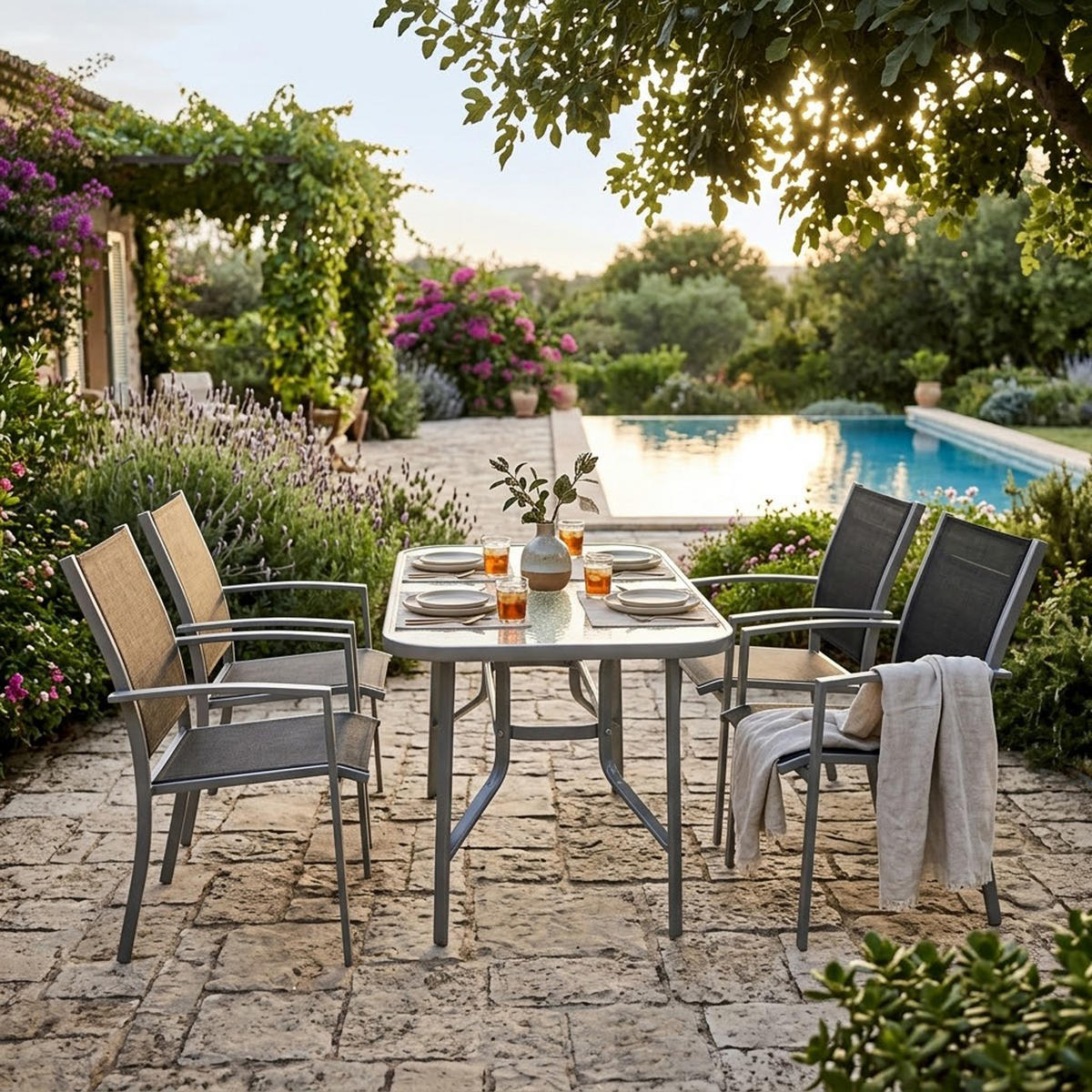GARTEN-GARTEN-GARNITUR Leeds - Gartenessgruppe für 4 Personen - Gartenmöbel Set 5-teilig, Metall + Kunstgewebe schwarz - Schwarz, Metall - TPFGarden