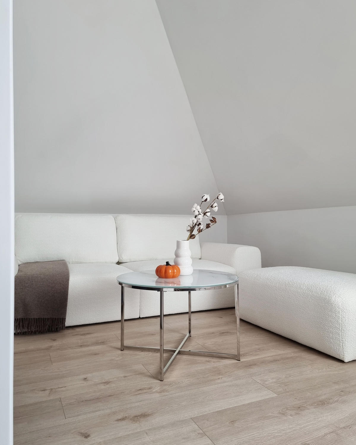 COUCHTISCH Marmor Optik weiß/silber 70cm Quincy - Silberfarben/Weiß, Glas (70/70/45cm) - Beliani
