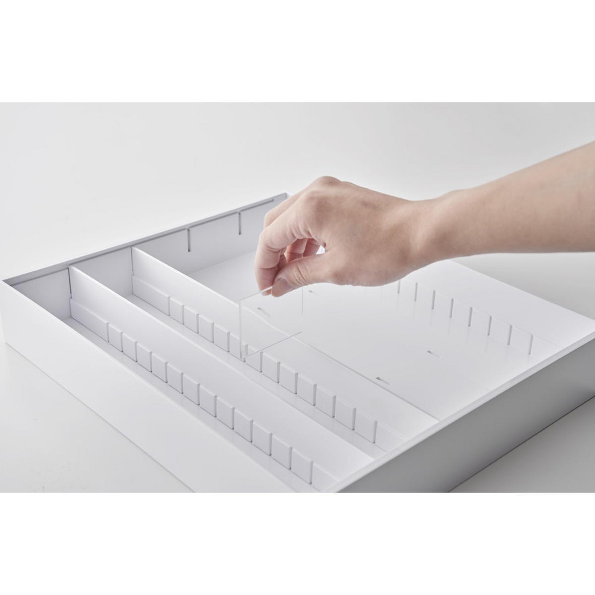 BESTECKKASTEN Tower 5415 Weiß ausziehbar, 5,5 x 30–47,5 x 35 cm - Weiß, Kunststoff (47.5/5.5/35cm) - Yamazaki