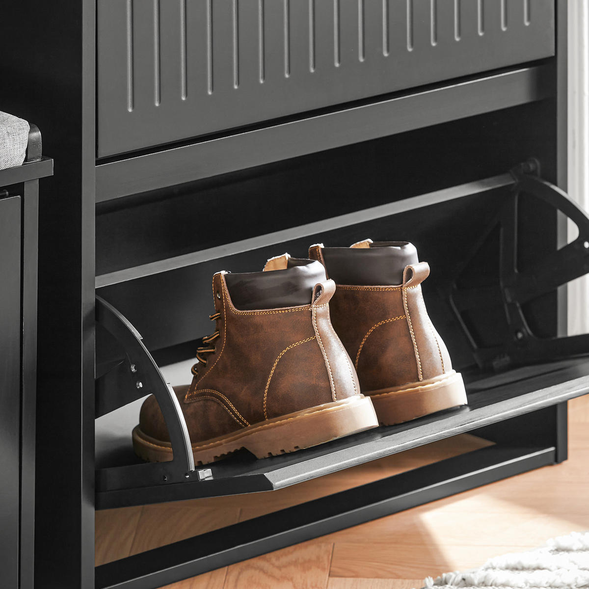 SCHUHSCHRANK mit 2 Klappen Schwarz - Schwarz, Holzwerkstoff (61/81/26cm) - SoBuy