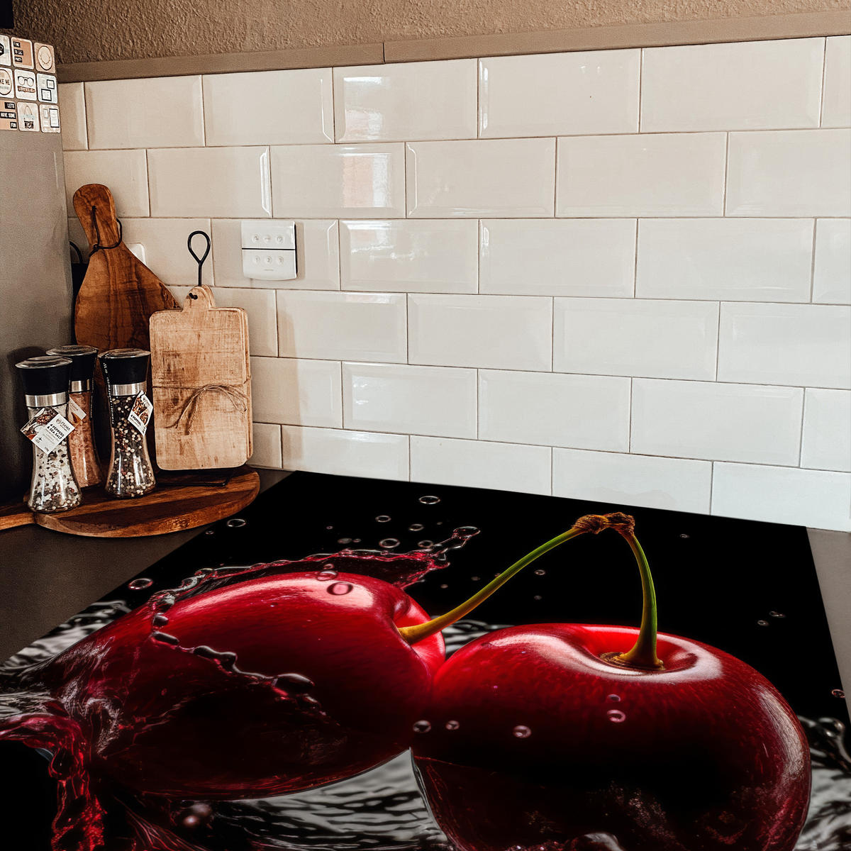 HERDABDECKPLATTE Kirsche - Rot - Frucht - Wasser - Schwarz 78x78 cm - Kirschrot, Kunststoff (78/78/0.2cm) - MuchoWow
