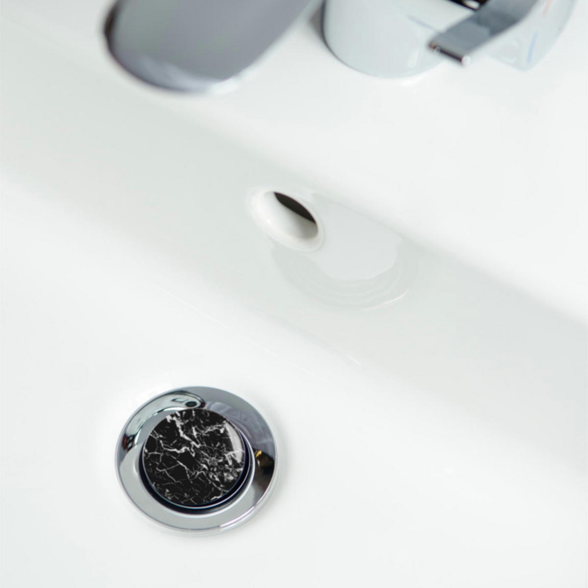 WASCHBECKENSTÖPSEL Marmor Schwarz - Schwarz, Kunststoff/Metall (4/7/7cm) - Sanilo