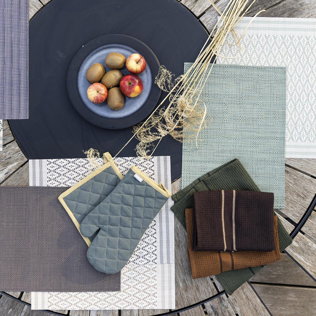 TISCHSET Kadra matchagrün 33 x 45 cm - Grün, Textil (33/45cm) - Winkler