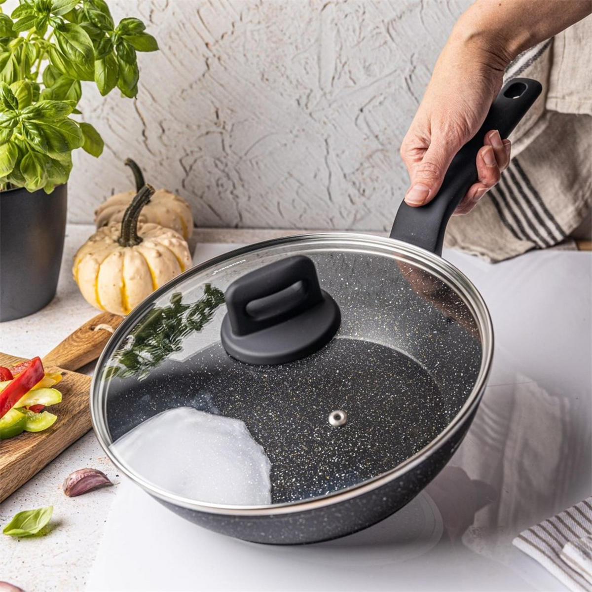 PFANNE Schwarz 24/24/6.5 cm KB7666 - Schwarz, Metall (24cm) - Klausberg 