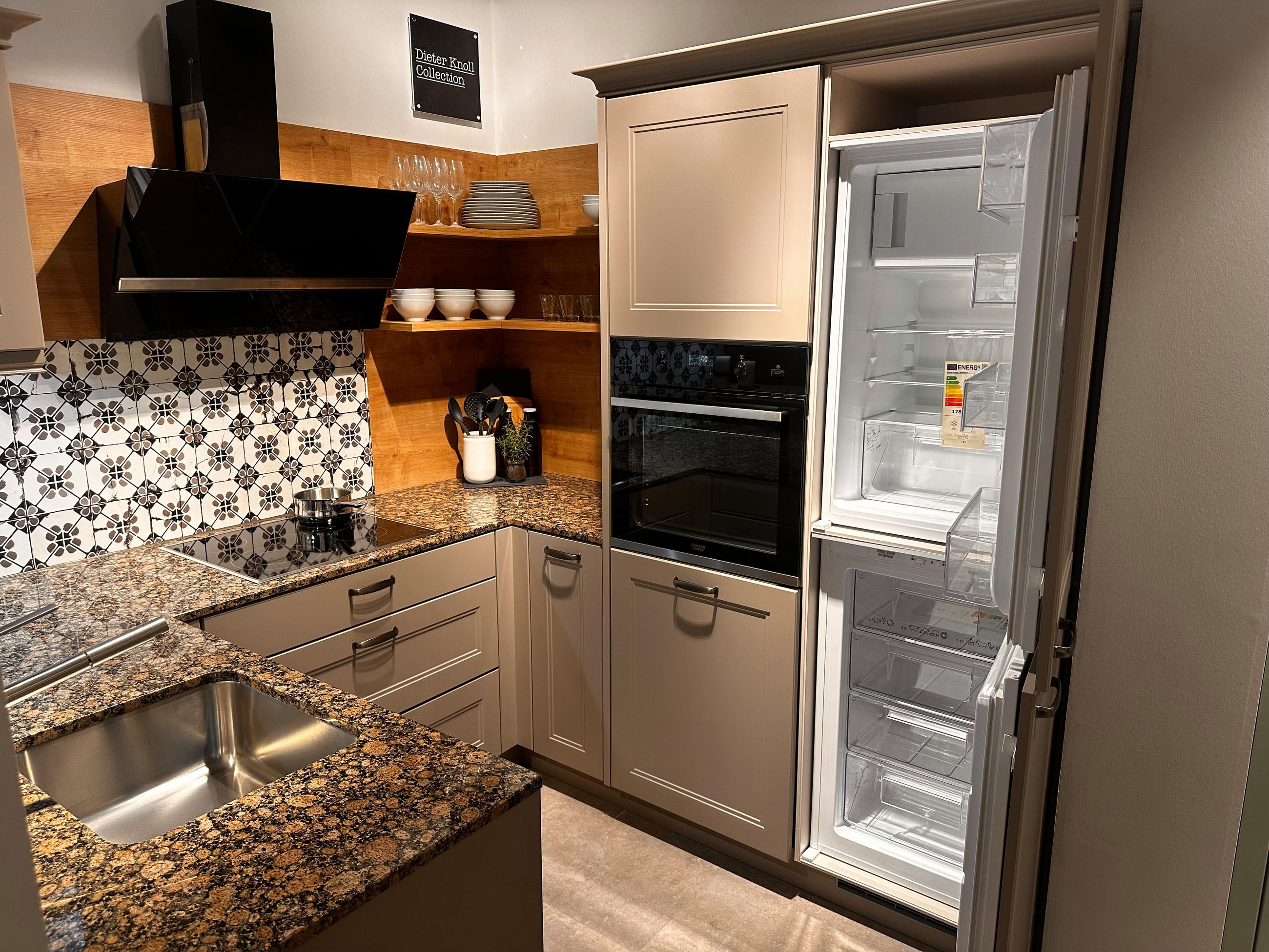 DIETER KNOLL EINBAUKÜCHE - Dieter Knoll