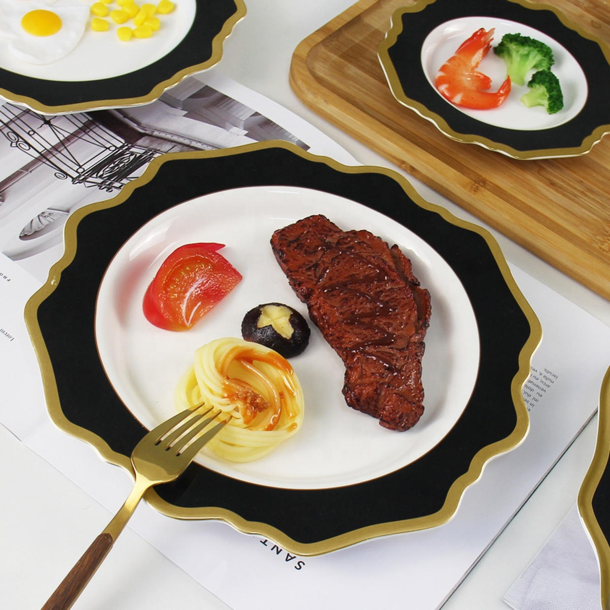 TELLERSET Dunkelgrün Bone China Goldrand 4tlg Ø30 Ø27 Ø20 Ø16 cm - Dunkelgrün, Keramik (33/33/3cm) - Quality Elegance