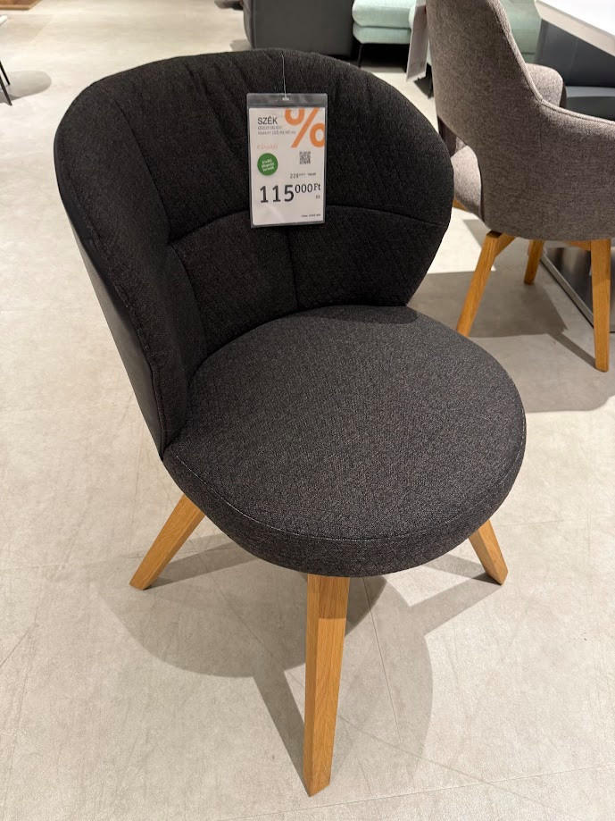 SZÉK LAVIA-BUDAÖRS OUTLET - Novel