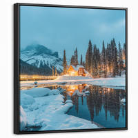 LEINWAND Bilder mit Rahmen - Winterlandschaft - Natur - Haus - Berge - Schnee - 50x50 - Hellblau, Textil (50/50cm) - MuchoWow