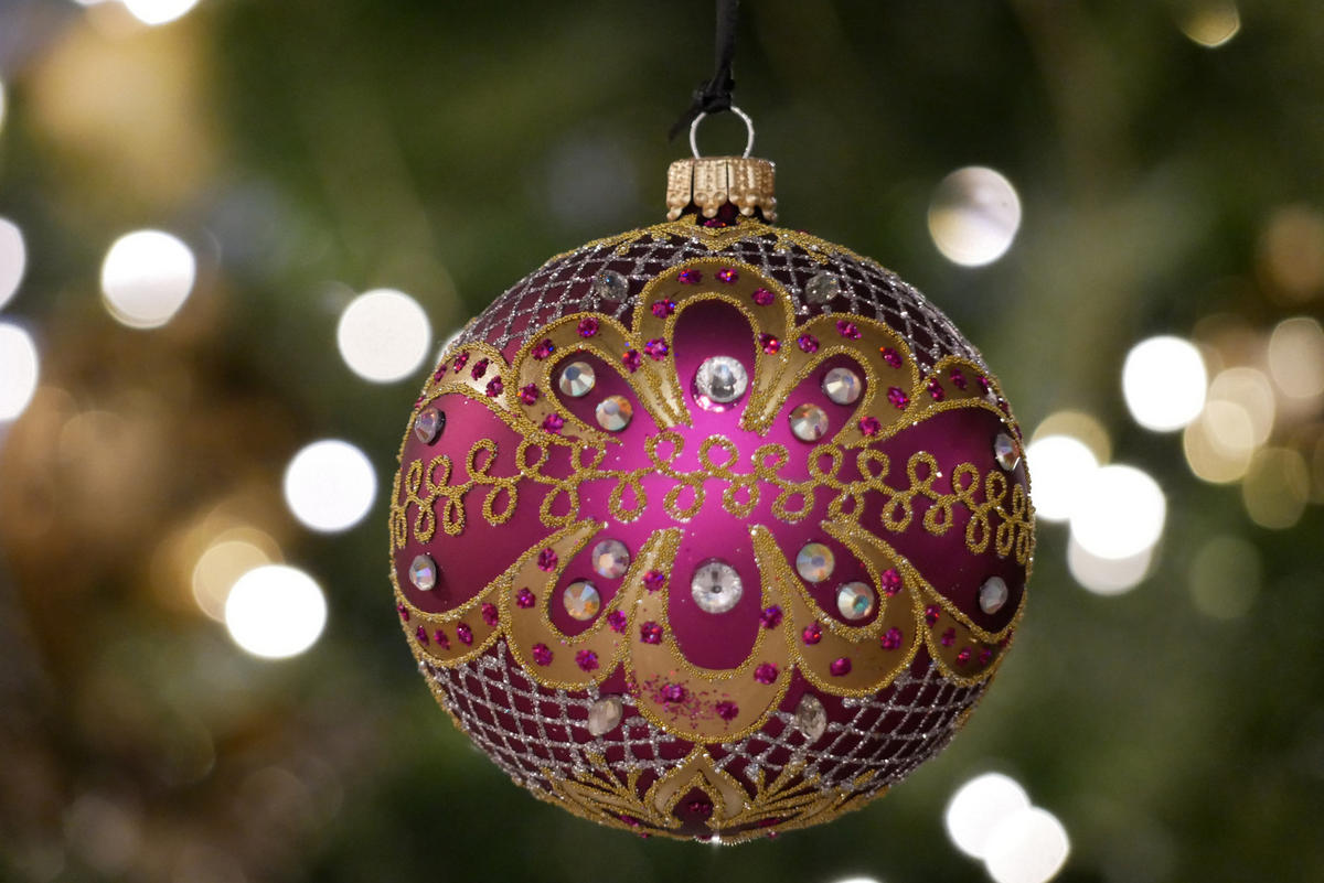 CHRISTBAUMKUGEL Gloria Strassdekor Violett 8cm (Glas / 1 Stk.) - Violett, Glas (8/8/8cm) - Krebs Glas Lauscha