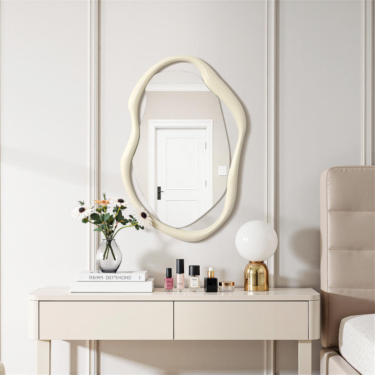 75CM H Wandspiegel mit weißem, unregelmäßigem Rahmen,Geeignet für Schlafzimmer, Wohnzimmer, Badezimmer und Flur - Weiß, Glas/Holz (78.5/3.5/58.5cm) - Hometopia