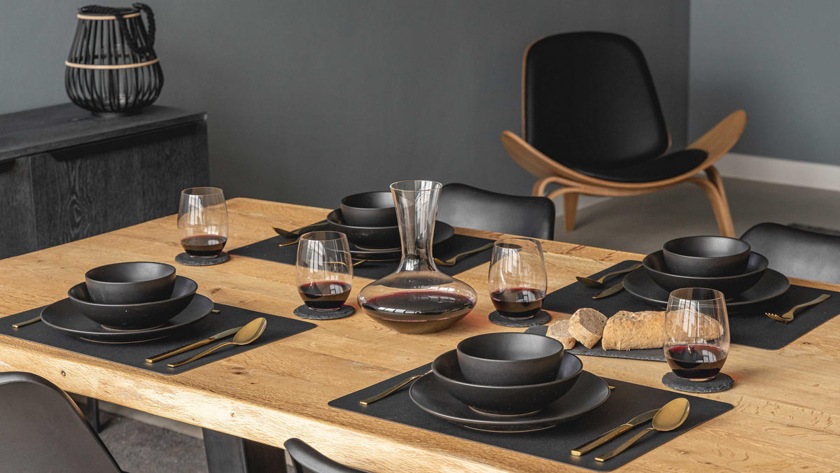 GESCHIRRSET18-TEILIG GESCHIRRSETBlack Tie - 18-teilig / 6 Personen - 6 Frühstücks-/Dessertteller, 6 tiefe Teller und 6 ESSTELLER - Schwarz, Keramik (2/2/1cm) - Studio Tavola