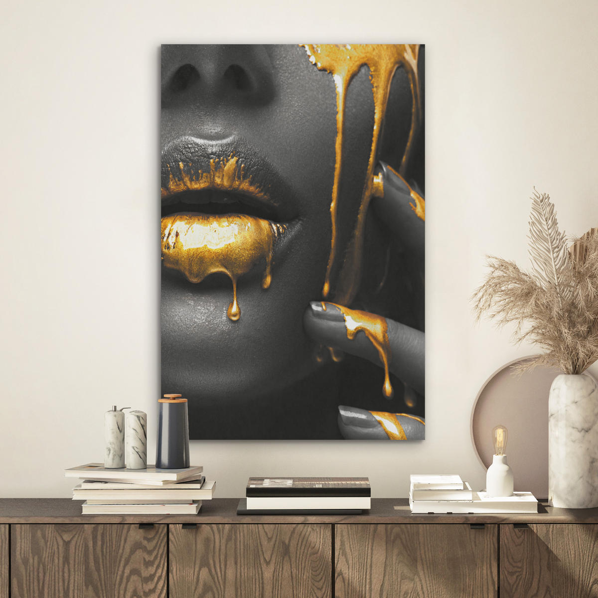 AKUSTICKÝ OBRAZ Žena - čierna - zlatá - tvár - pery 50x70 cm - zlatá, plast (50/70/0.9cm) - MuchoWow