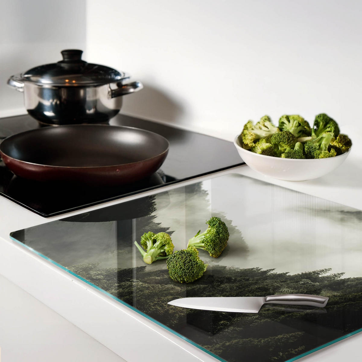 GLASPLATTE 60x52 cm Nebel über dem Wald - Schwarz, Glas (60/0.4/52cm) - TULUP