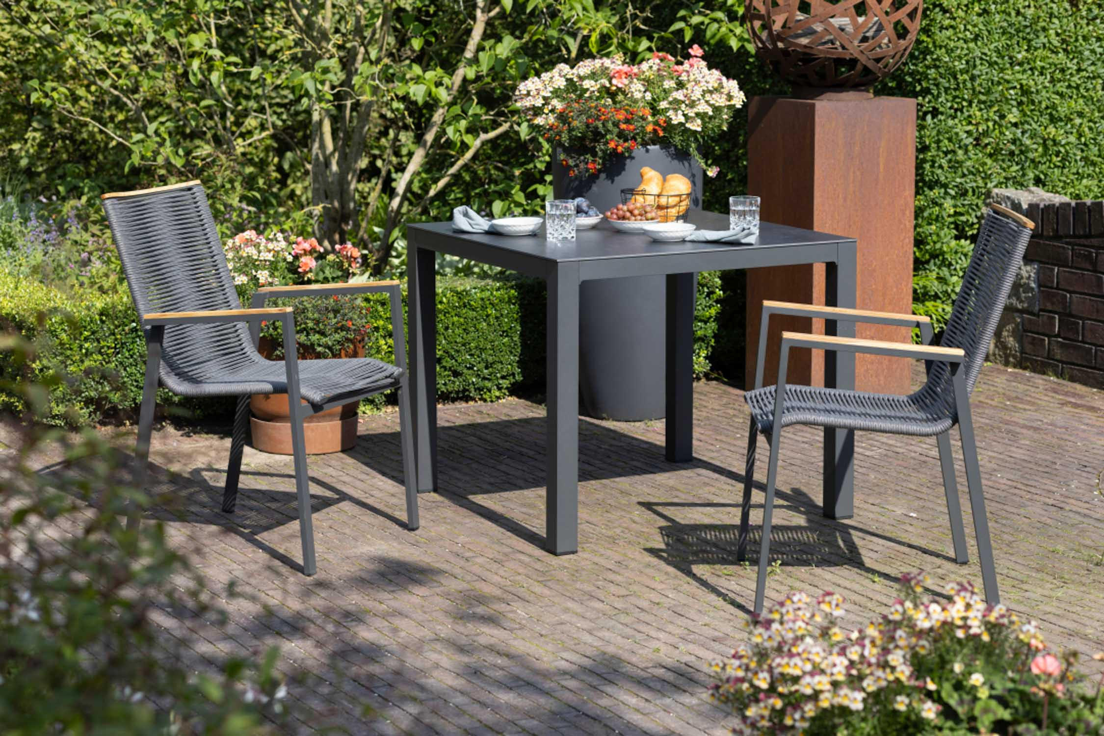 GARTENMÖBELSET Diningsessel Alicante anthrazit mit Tisch Tarifa 90x90cm - Grau, Metall - Mr. Deko