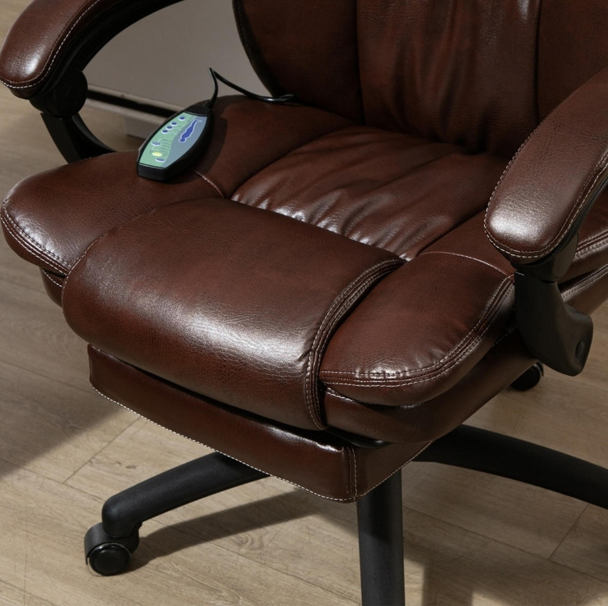 CHEFSESSEL 68,5/113-121/68,5 cm Braun aus Kunstleder mit Massagefunktion - Braun, Kunststoff (68.5/121/68.5cm) - OKMYHOME
