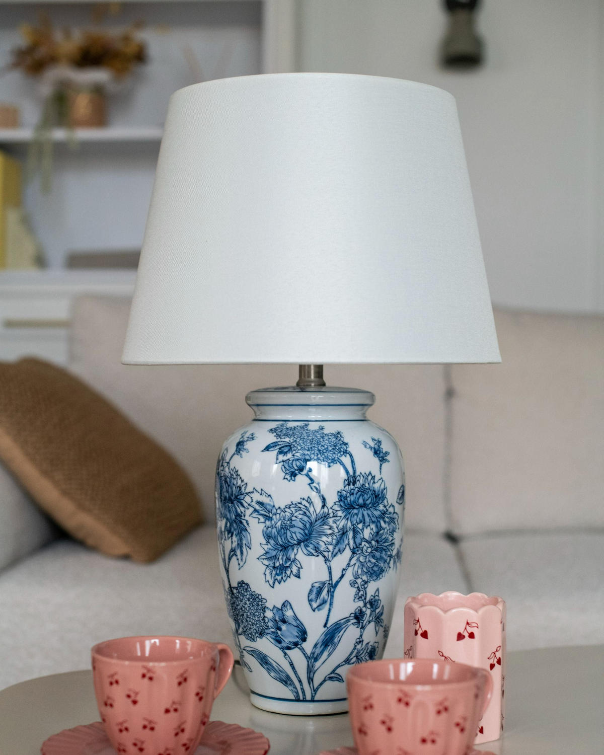 STOLNÍ LAMPA Bílá Beluso - bílá/modrá, keramika (32/32/54cm) - Beliani