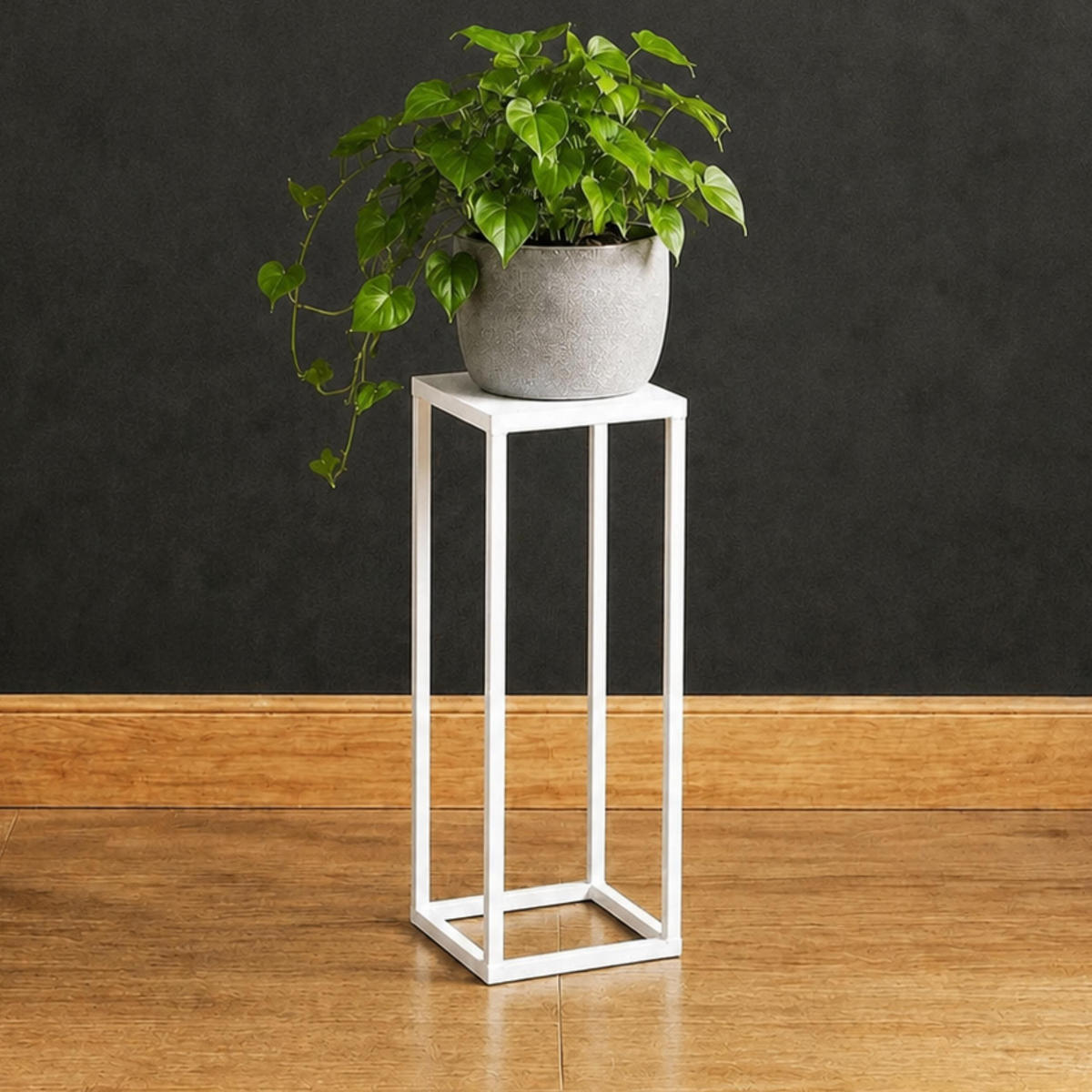 DANDIBO Blumenhocker Metall Weiß Eckig 50 cm Blumenständer Beistelltisch 96482 S Blumensäule Modern Pflanzenständer Pflanzenhocker - Weiß, Metall (18/50/18cm) - DanDiBo