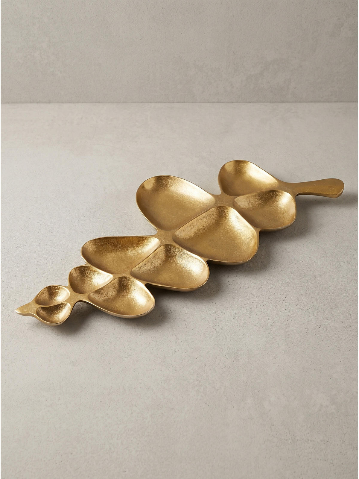 DEKOSCHALE NUMANA, Aluminium, handgefertigt, Gold, 60,5 x 17,5 x 3 cm - Goldfarben, Metall (3cm) - KADIMA DESIGN