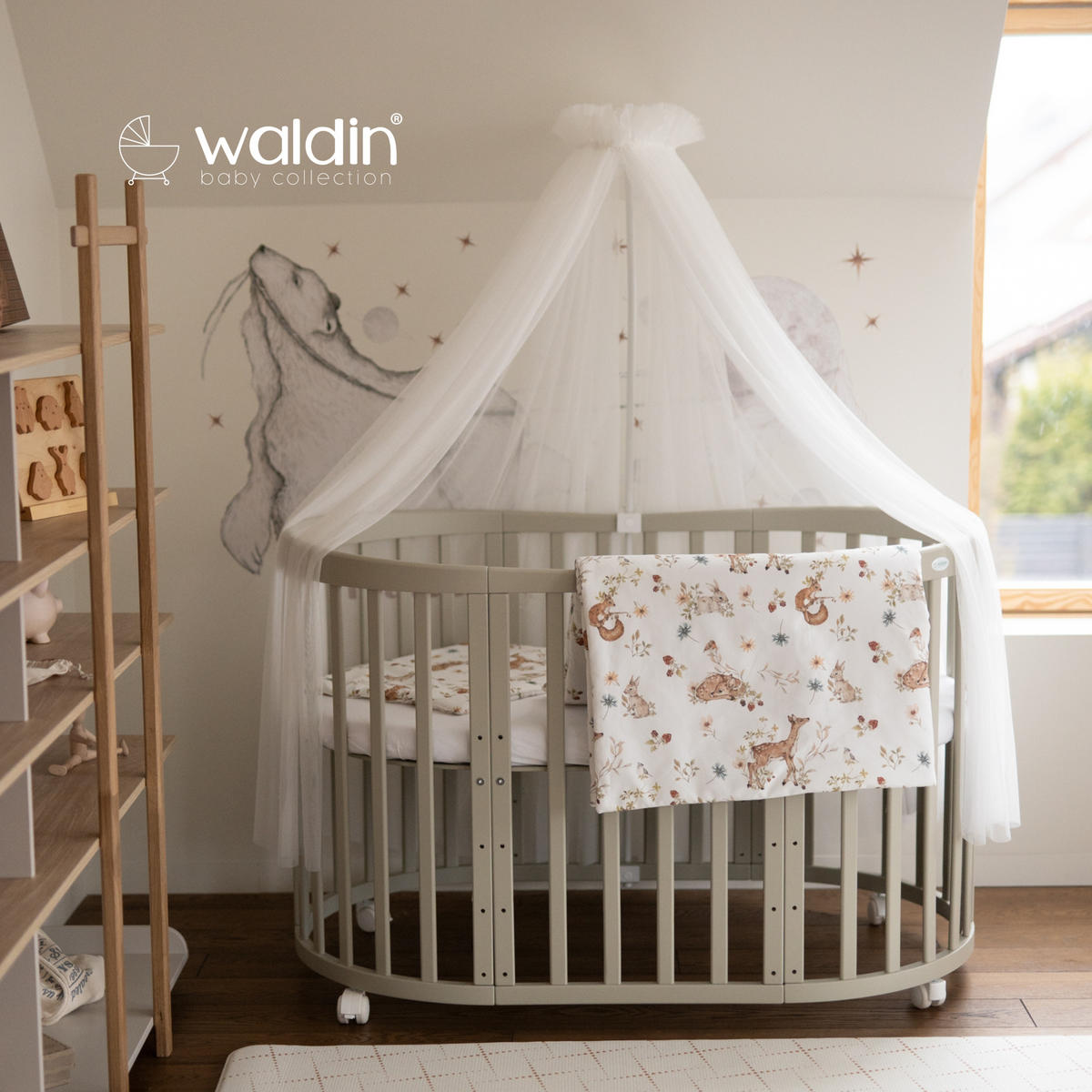 BABYBETT OLIVE OVAL 7in1 mit Matratze und Himmelset - Multicolor/Olivgrün, Holz/Textil