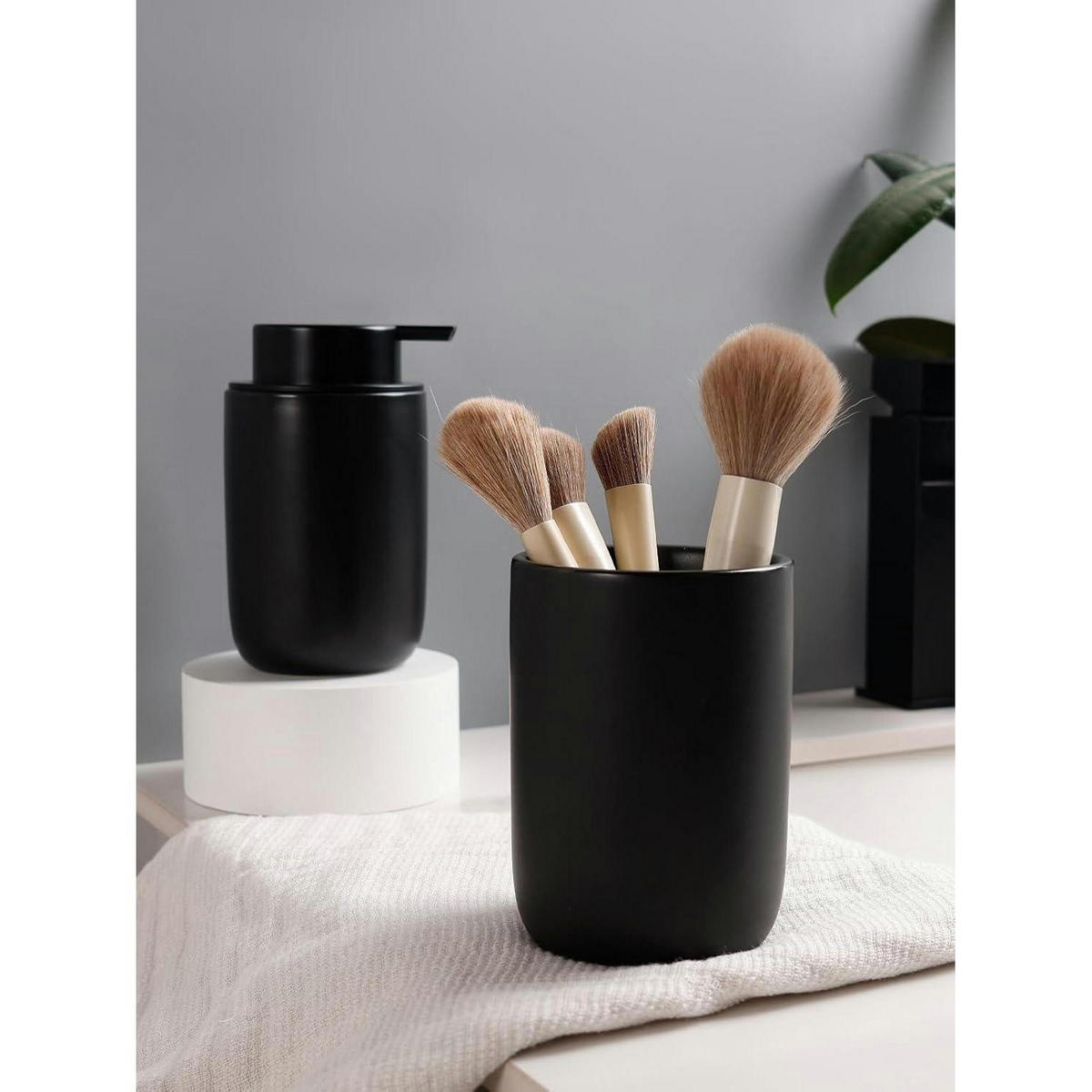 SEIFENSPENDER mit Zahnbürstenhalter Keramik Schwarz 350ml - Schwarz, Keramik (8/14/8cm)