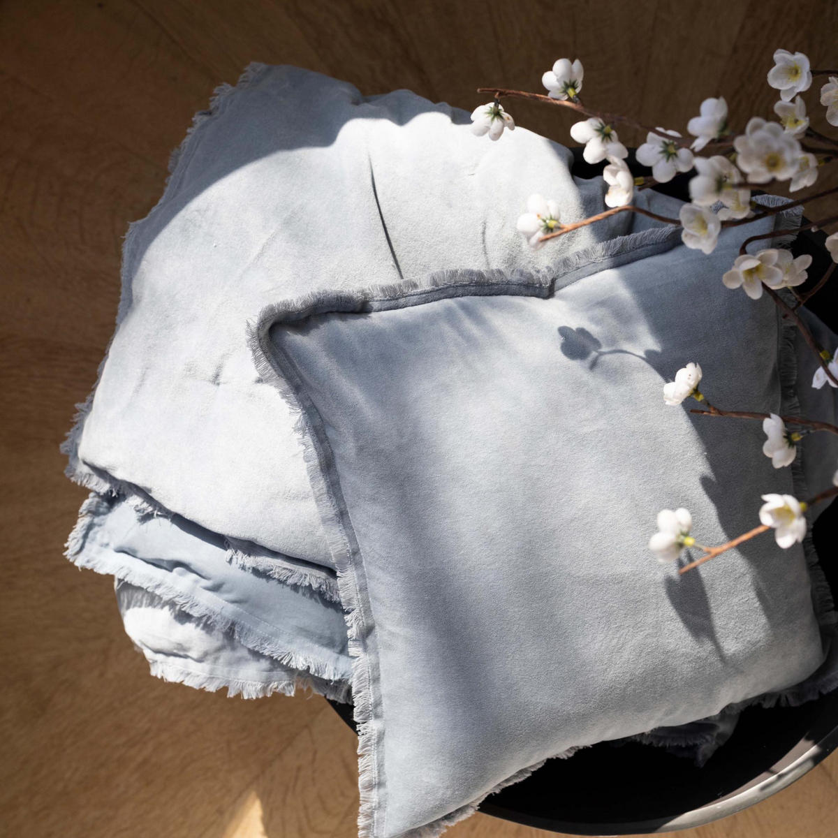 EINFARBIGES KISSEN Fara titan 45 x 45 cm - Grau, Textil (45/45cm) - Vivaraise