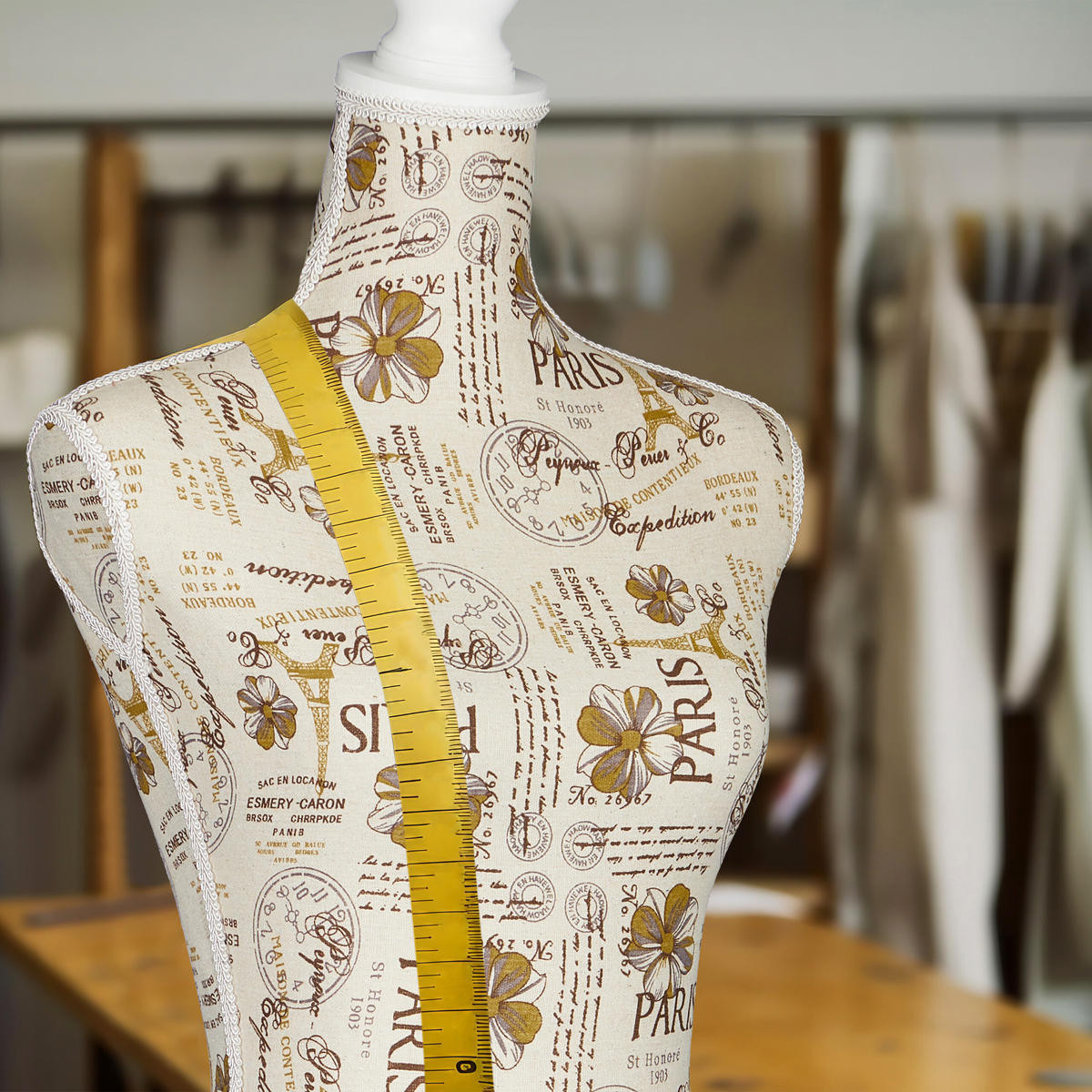 KRAJČÍRSKA busta - viacfarebná, drevo/textil (41/168/34.5cm) - Relaxdays